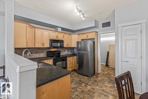 #342 45 Inglewood Dr, St. Albert, AB - Indoor Photo Showing Kitchen