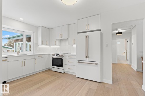 10629 79 Street Nw, Edmonton, AB - Indoor Photo Showing Kitchen With Upgraded Kitchen