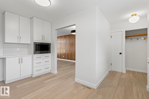 10629 79 Street Nw, Edmonton, AB - Indoor Photo Showing Kitchen