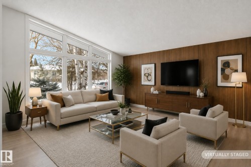10629 79 Street Nw, Edmonton, AB - Indoor Photo Showing Living Room