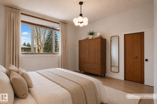 10629 79 Street Nw, Edmonton, AB - Indoor Photo Showing Bedroom