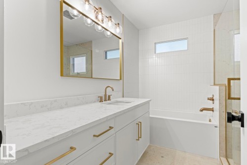 10629 79 Street Nw, Edmonton, AB - Indoor Photo Showing Bathroom