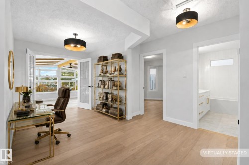 10629 79 Street Nw, Edmonton, AB - Indoor