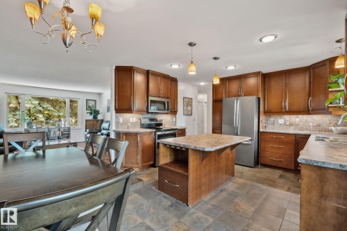 20 Beacon Crescent, St. Albert, AB - Indoor Photo Showing Kitchen