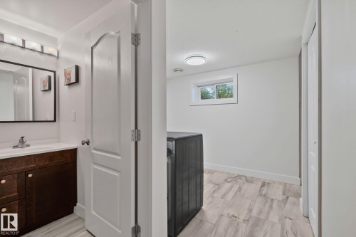 20 Beacon Crescent, St. Albert, AB - Indoor Photo Showing Bathroom