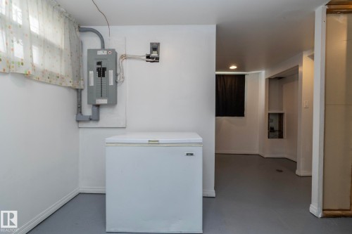 Electrical service panel - 12322 94 Street Nw, Edmonton, AB - Indoor