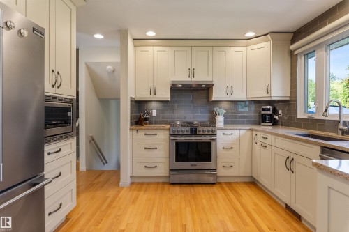 9 Butterfield Crescent, St. Albert, AB - Indoor Photo Showing Kitchen