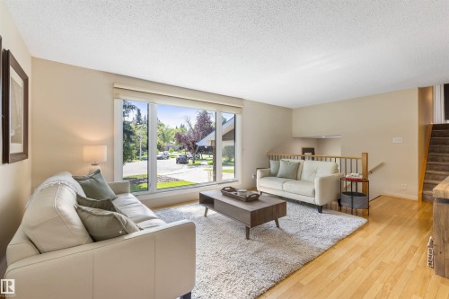9 Butterfield Crescent, St. Albert, AB - Indoor Photo Showing Living Room