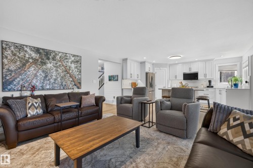 30 Hillcrest Place, St. Albert, AB - Indoor Photo Showing Living Room