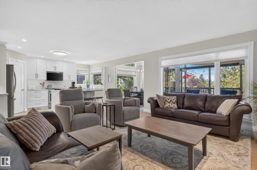 30 Hillcrest Place, St. Albert, AB - Indoor Photo Showing Living Room