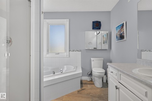 30 Hillcrest Place, St. Albert, AB - Indoor Photo Showing Bathroom