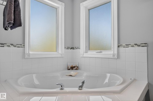 30 Hillcrest Place, St. Albert, AB - Indoor Photo Showing Bathroom