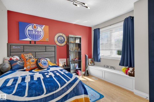 30 Hillcrest Place, St. Albert, AB - Indoor Photo Showing Bedroom