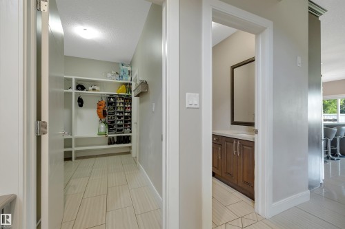 3910 49 Avenue, Beaumont, AB - Indoor