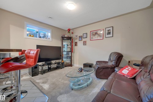 3910 49 Avenue, Beaumont, AB - Indoor