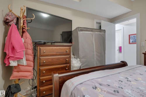 3910 49 Avenue, Beaumont, AB - Indoor Photo Showing Bedroom