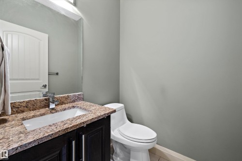13504 163 Avenue Nw, Edmonton, AB - Indoor Photo Showing Bathroom