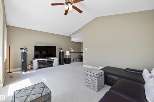 13504 163 Avenue Nw, Edmonton, AB - Indoor Photo Showing Living Room