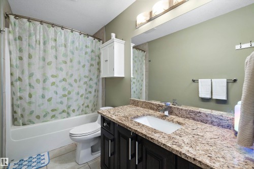 13504 163 Avenue Nw, Edmonton, AB - Indoor Photo Showing Bathroom