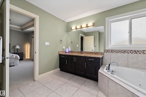 13504 163 Avenue Nw, Edmonton, AB - Indoor Photo Showing Bathroom