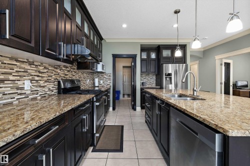 13504 163 Avenue Nw, Edmonton, AB - Indoor Photo Showing Kitchen With Double Sink With Upgraded Kitchen