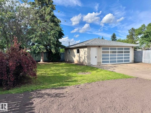 11616 158 Avenue Nw, Edmonton, AB - Outdoor
