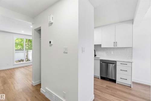 Welcome to 350 Clareview Road NW - 350 Clareview Road Nw, Edmonton, AB - Indoor Photo Showing Other Room