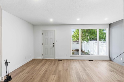 Welcome to 350 Clareview Road NW - 350 Clareview Road Nw, Edmonton, AB - Indoor Photo Showing Other Room