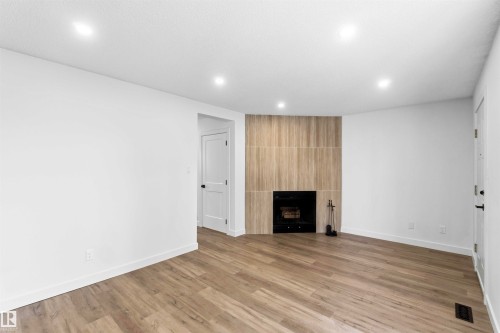 Welcome to 350 Clareview Road NW - 350 Clareview Road Nw, Edmonton, AB - Indoor