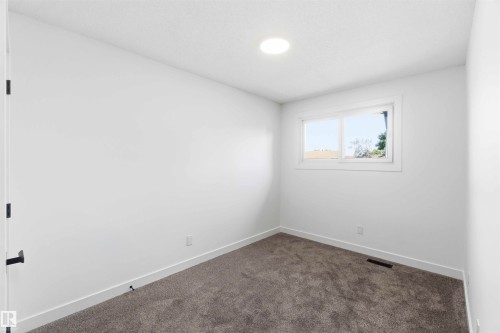Welcome to 350 Clareview Road NW - 350 Clareview Road Nw, Edmonton, AB - Indoor Photo Showing Other Room