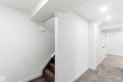 Welcome to 350 Clareview Road NW - 350 Clareview Road Nw, Edmonton, AB - Indoor Photo Showing Other Room