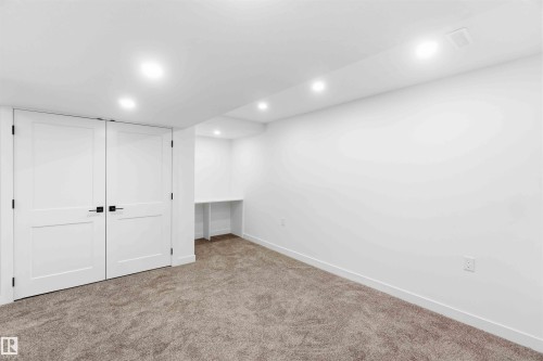 Welcome to 350 Clareview Road NW - 350 Clareview Road Nw, Edmonton, AB - Indoor Photo Showing Other Room