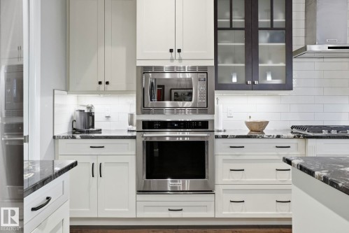657 178A Street Sw, Edmonton, AB - Indoor Photo Showing Kitchen With Upgraded Kitchen