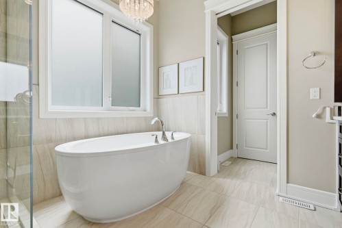 657 178A Street Sw, Edmonton, AB - Indoor Photo Showing Bathroom