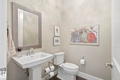 657 178A Street Sw, Edmonton, AB - Indoor Photo Showing Bathroom