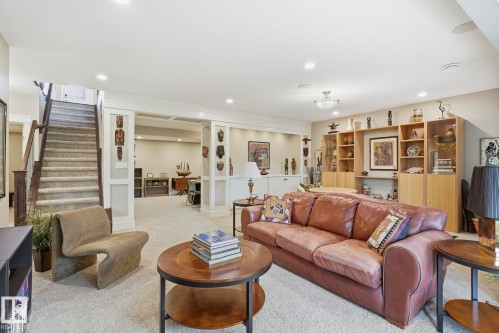 657 178A Street Sw, Edmonton, AB - Indoor Photo Showing Living Room