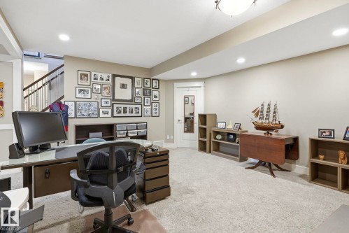 657 178A Street Sw, Edmonton, AB - Indoor Photo Showing Office