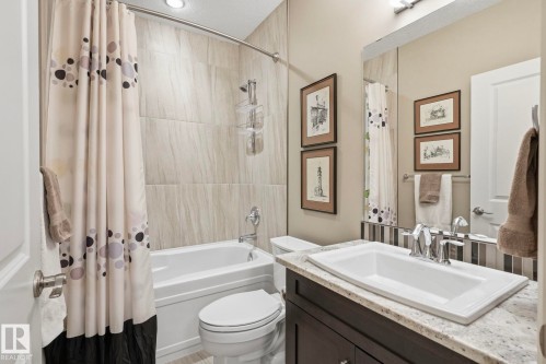 657 178A Street Sw, Edmonton, AB - Indoor Photo Showing Bathroom