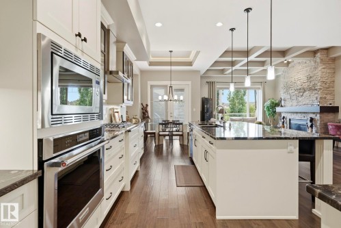 657 178A Street Sw, Edmonton, AB - Indoor Photo Showing Kitchen With Upgraded Kitchen
