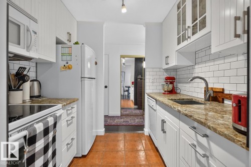 #306 11307 99 Av Nw, Edmonton, AB - Indoor Photo Showing Kitchen