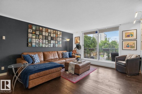 #306 11307 99 Av Nw, Edmonton, AB - Indoor Photo Showing Living Room