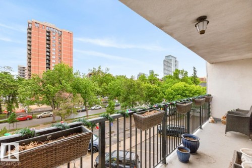 #306 11307 99 Av Nw, Edmonton, AB - Outdoor