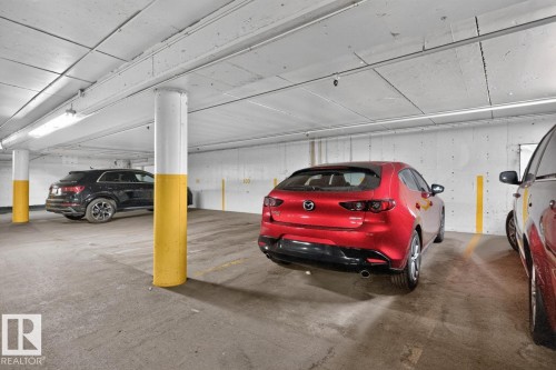 #306 11307 99 Av Nw, Edmonton, AB - Indoor Photo Showing Garage
