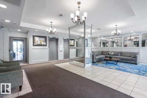 #306 11307 99 Av Nw, Edmonton, AB - Indoor