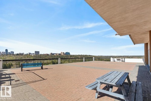 #306 11307 99 Av Nw, Edmonton, AB - Outdoor