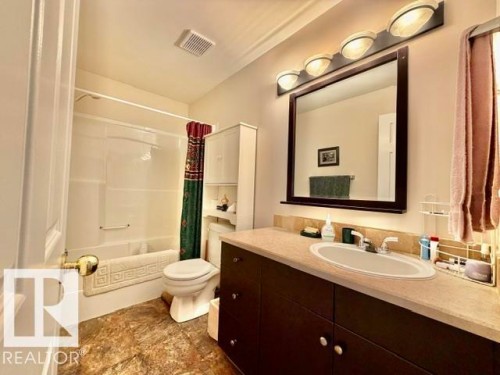 #4 5714 50 St, Wetaskiwin, AB - Indoor Photo Showing Bathroom