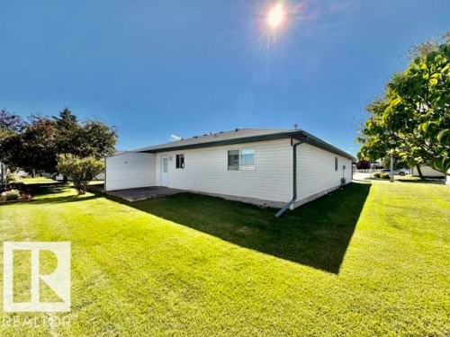 #4 5714 50 St, Wetaskiwin, AB - Outdoor
