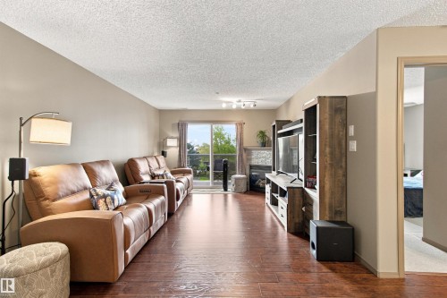 #219 16035 132 St Nw, Edmonton, AB - Indoor Photo Showing Living Room