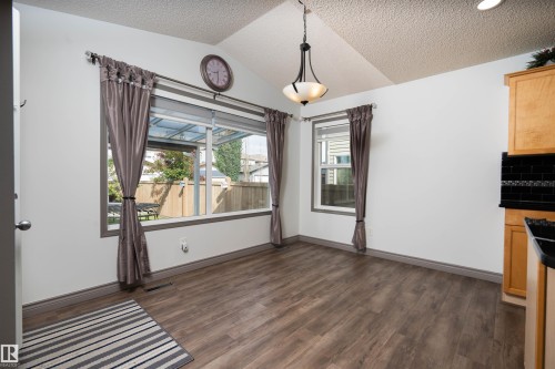 16820 57 Street Nw, Edmonton, AB - Indoor