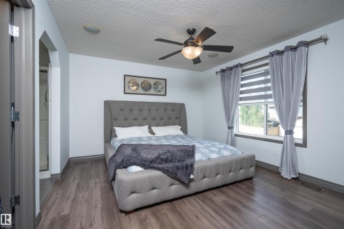 16820 57 Street Nw, Edmonton, AB - Indoor Photo Showing Bedroom